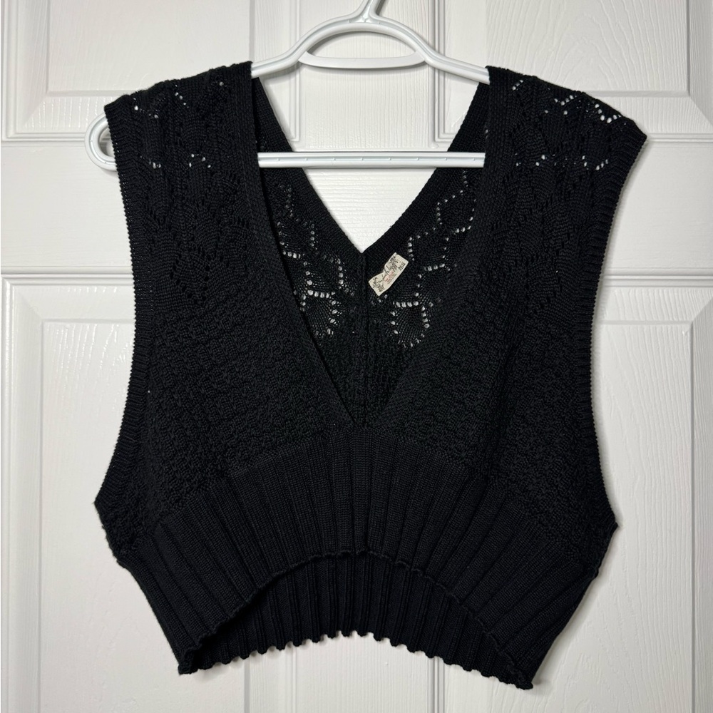Black Knit Loose Vest - Free People 
Size Medium Women’s